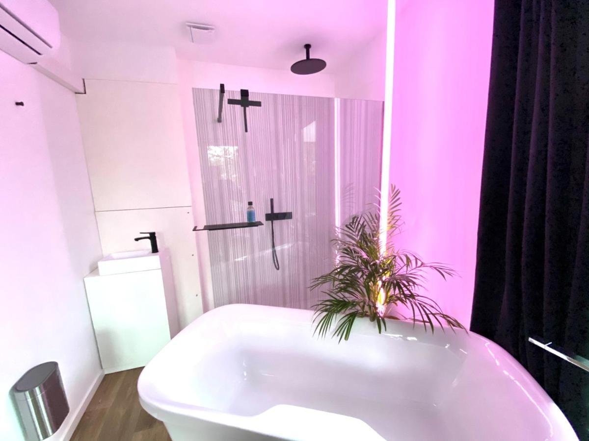 The Square - Vacation Rental With Outdoor Sauna - Centre Of アントウェルペン エクステリア 写真