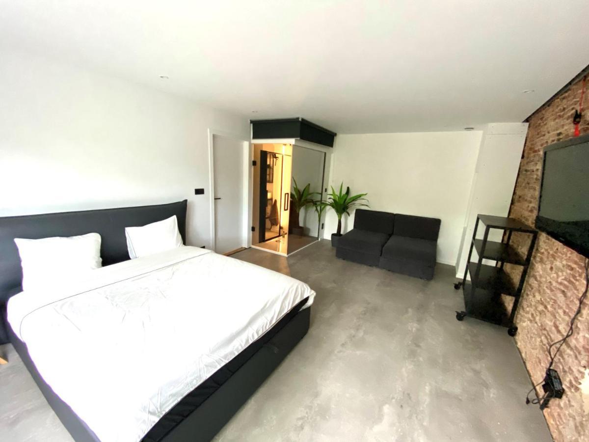 The Square - Vacation Rental With Outdoor Sauna - Centre Of アントウェルペン エクステリア 写真
